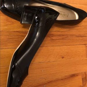 Low heel black on black dress shoe - never worn